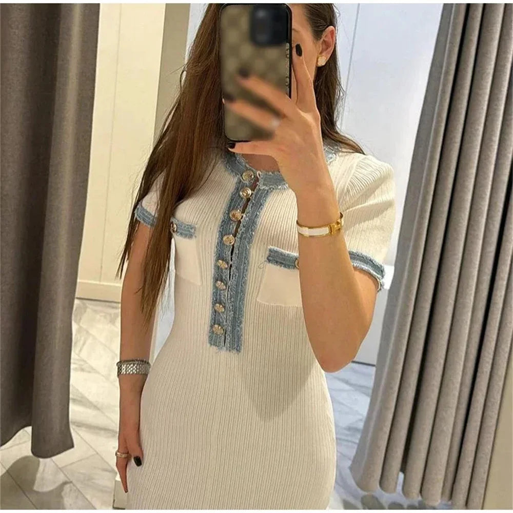 Chic O‑Neck Knit Bodycon Dress with Metal Buttons
