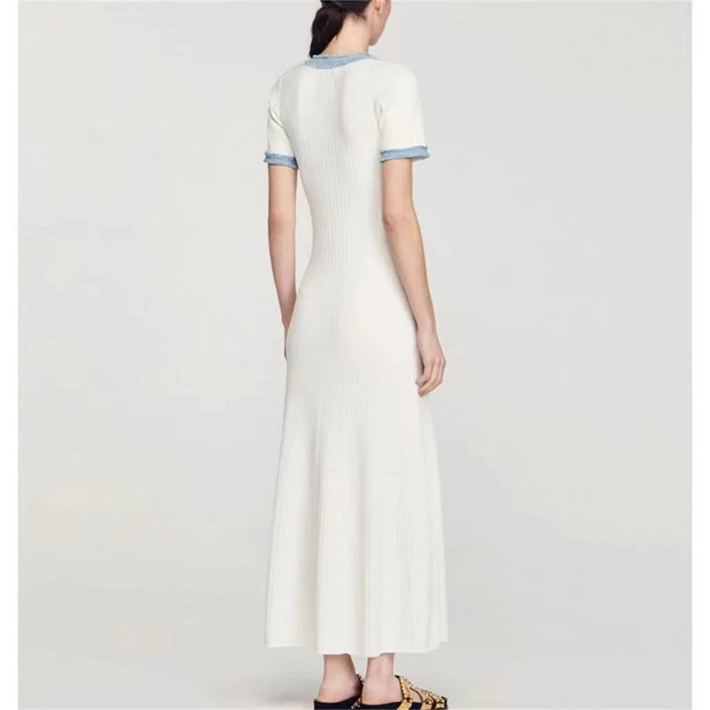 Chic O‑Neck Knit Bodycon Dress with Metal Buttons