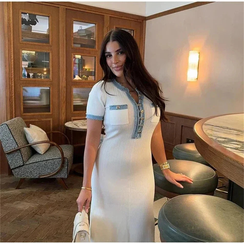 Chic O‑Neck Knit Bodycon Dress with Metal Buttons